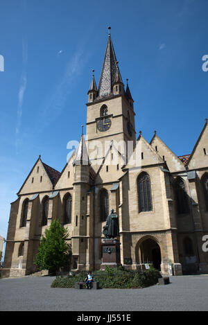 Außenansicht der lutherischen Kathedrale der Heiligen Maria, Sibiu, Siebenbürgen, Rumänien Stockfoto