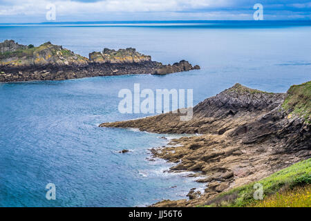 Frankreich, Bretagne, felsigen Küsten bei La Pointe du Leistengegend, die westlichste Spitze der Bucht des Mont Saint-Michel markiert Stockfoto