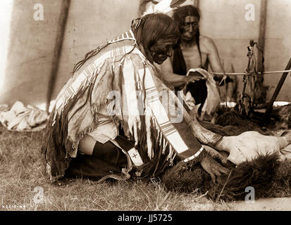 Die Porträts und Landschaften von Edward S. Curtis 1868 - 1952-Fokus auf den indianischen Stämmen des Pazifischen Nordwestens. Fotografien von Edward Sheriff Curtis. Stockfoto