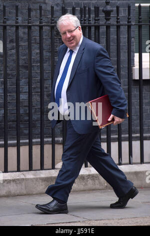 Kanzler des Herzogtums von Lancaster Patrick McLoughlin Ankunft einer Kabinettssitzung in der Downing Street, London. Stockfoto