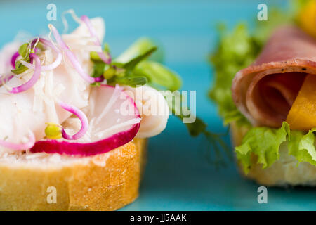 Kleine Sandwiches für zwischendurch mal. Stockfoto