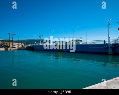 schwimmende Drehbrücke über den Kanal von Lefkas, Lefkada, Griechenland Stockfoto