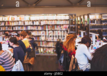 Ausbildung, Studenten in der Öffentlichen Bibliothek der Universität arbeiten Stockfoto
