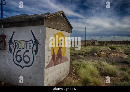 Route 66 Graffiti in zwei Geschütze Arizona. Direkt an der historischen Route 66 Stockfoto