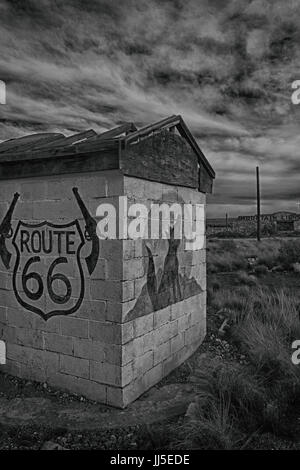 Route 66 Graffiti in zwei Geschütze Arizona. Direkt an der historischen Route 66 Stockfoto