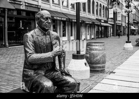 Bronzestatue an Fußgängerzone North Boston - BOSTON / MASSACHUSETTS - 3. April 2017 Stockfoto