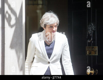 Herr Ministerpräsident, Theresa May, Blätter 10 Downing street Stockfoto