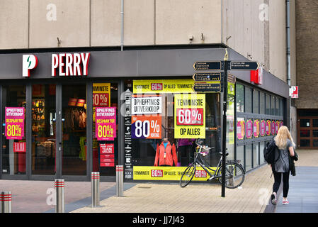 Perry Store schließt Verkauf ab Stockfoto