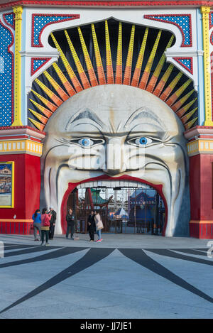 Luna Park Eingang, untere Esplanade, St Kilda, South Melbourne, Victoria, Australien Stockfoto