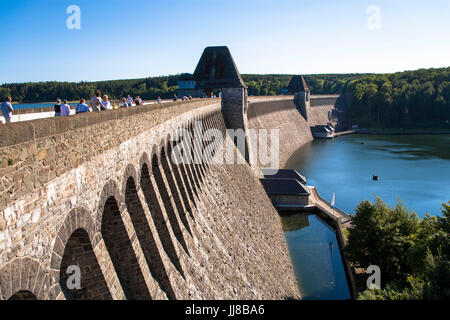 DEU, Deutschland, Sauerland Region, Moehnesee, Moehensee Stausee.  DEU, Deutschland, Sauerland, Moehnesee, Moehneseetalsperre. Stockfoto