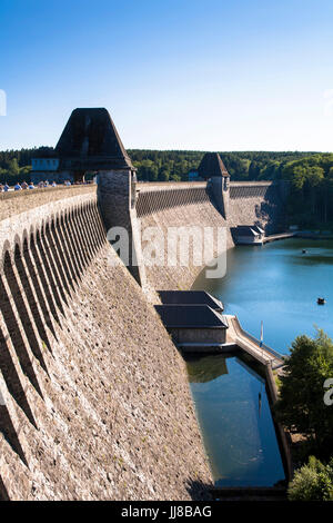 DEU, Deutschland, Sauerland Region, Moehnesee, Moehensee Stausee.  DEU, Deutschland, Sauerland, Moehnesee, Moehneseetalsperre. Stockfoto