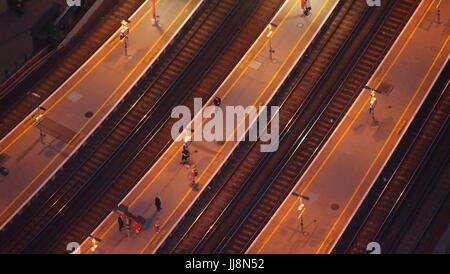 London, UK - 9. Juli 2013: London Bridge Bahnhof von oben Stockfoto