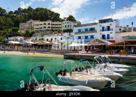 Hafen in Skopelos Village auf der Insel Alonissos in Griechenland. Stockfoto