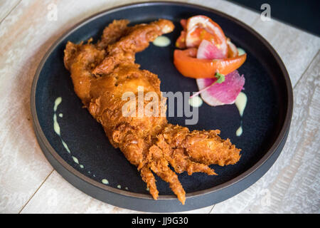 Soft-Shell Crab Wasabi Remoulade, sehr Tomaten am Donnerstag Küche, East Village, New York City Stockfoto