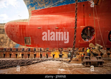 Baujahr 1994 ist Frankreich Chantier Naval de Marseille (CNdM) ein Schiffsreparaturen mit modernen und gut ausgestatteten Einrichtungen, hochqualifizierte Arbeitskräfte, ein breites Netzwerk von Spezialisten und starken Teamarbeit Ethik. Stockfoto