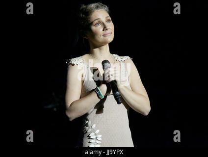 Die Besetzung von Nashville erklingt in Manchester O2 Apollo Featuring: Nashville, Clare Bowen wo: Manchester, Vereinigtes Königreich bei: 17. Juni 2017 Credit: Sakura/WENN.com Stockfoto