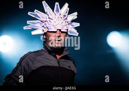 Locarno, Schweiz. 18. Juli 2017. Jamiroquai live Höchstleistungen Moon & Stars Festival 2017 © Roberto Finizio / Alamy Live News Stockfoto