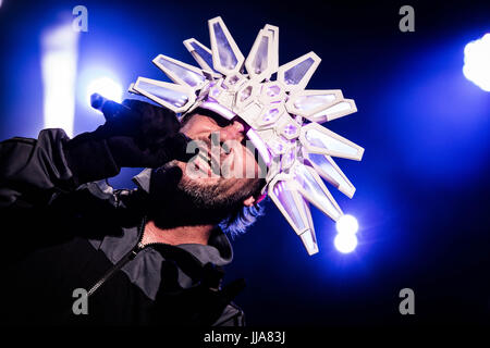 Locarno, Schweiz. 18. Juli 2017. Jamiroquai live Höchstleistungen Moon & Stars Festival 2017 © Roberto Finizio / Alamy Live News Stockfoto