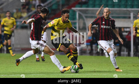 Guangzhou, Guangzhou, China. 18. Juli 2017. Guangzhou, CHINA-Juli 18 2017: (nur zur redaktionellen Verwendung. CHINA aus) Borussia Dortmund besiegt AC Mailand 3: 1 beim internationalen Champions Cup in Guangzhou, Guangdong Provinz Süd-China, 18. Juli 2017. Bildnachweis: SIPA Asien/ZUMA Draht/Alamy Live-Nachrichten Stockfoto