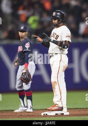 San Francisco, Kalifornien, USA. 18. Juli 2017. während ein MLB-Baseball-Spiel zwischen den Cleveland Indians und die San Francisco Giants im AT&T Park in San Francisco, Kalifornien. Valerie Shoaps/CSM/Alamy Live-Nachrichten Stockfoto