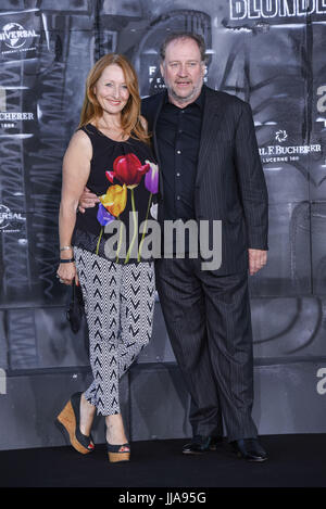 Berlin, Deutschland. 17. Juli 2017. Birgitt Wolff und Harold Faltermeyer - Komponist besucht die Atomic Blondine World Premiere In Berlin im Stage Theater am 17. Juli 2017 in Berlin | Verwendung Weltweit Credit: Dpa/Alamy Live-Nachrichten Stockfoto