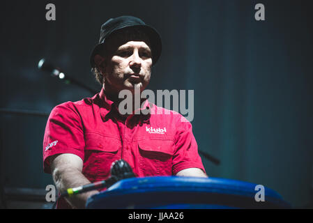 Collegno, Italien. 18. Juli 2017. Einstürzende Neubauten die live bei der Blumen-Festival-2017 in Collegno Foto: Alessandro Bosio/Alamy Live News Stockfoto