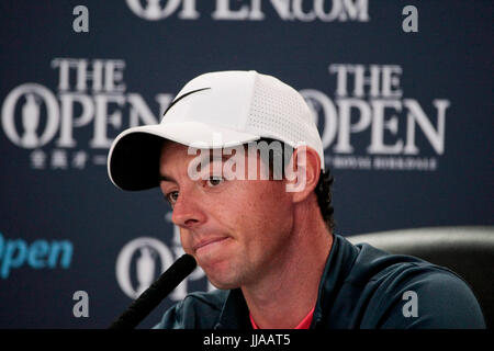 Southport, England. 19. Juli 2017.  Rory McIlroy, 2014-Open-Sieger befasst sich mit die Medien im Royal Birkdale Golf Club während der 146. Open Golf Championship Credit: Motofoto/Alamy Live News Stockfoto