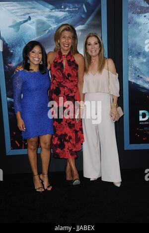 New York, NY, USA. 18. Juli 2017. Chanel-Jones, Hoda Kotb, Kathy Lee Gifford im Ankunftsbereich für Dünkirchen Premiere, AMC Loews Lincoln Square 13, New York, NY 18. Juli 2017. Bildnachweis: Kristin Callahan/Everett Collection/Alamy Live-Nachrichten Stockfoto