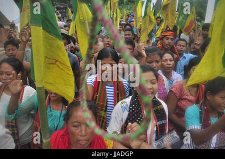 Abhisek Saha / Le Pictorium - Indien: Streik von der Kongress-Partei - 19.07.2017 - Indien / Tripura / Agartala - IPFT Unterstützer demonstrieren mock hängen im Protest-Seite im Barmura Hill klingelte an Agartala, Hauptstadt des nordöstlichen Bundesstaates Tripura. Pix von Abhisek Saha Stockfoto