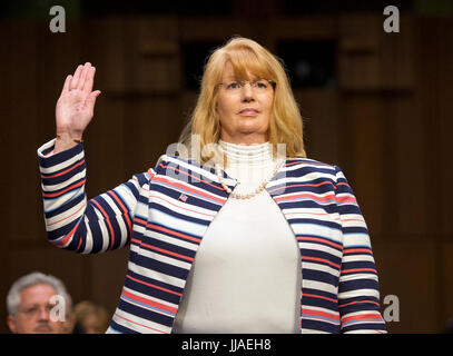 Washington, USA. 19. Juli 2017. Isabel Marie Keenan Patelunas ist geschworen-in auf ihre Nominierung Assistant Secretary for Intelligence and Analysis, Finanzministerium, bevor die United States Senate Select Committee on Intelligence auf dem Capitol Hill in Washington, DC auf Mittwoch, 19. Juli 2017 zu bezeugen. Bildnachweis: MediaPunch Inc/Alamy Live-Nachrichten Stockfoto