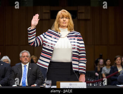 Washington, USA. 19. Juli 2017. Isabel Marie Keenan Patelunas ist geschworen-in auf ihre Nominierung Assistant Secretary for Intelligence and Analysis, Finanzministerium, bevor die United States Senate Select Committee on Intelligence auf dem Capitol Hill in Washington, DC auf Mittwoch, 19. Juli 2017 zu bezeugen. Bildnachweis: MediaPunch Inc/Alamy Live-Nachrichten Stockfoto