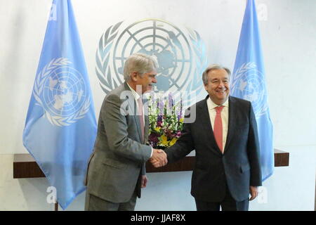 UN, New York, USA. 19. Juli 2017. Spaniens Außenminister Alfonso Maria Dastis Quecedo tagte UN-Generalsekretär Antonio Guterres UN-Treffen auf die Sustainable Development Goals. Bildnachweis: Matthew Russell Lee/Alamy Live-Nachrichten Stockfoto