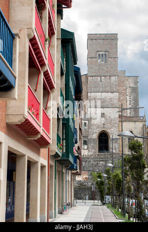 SStreet Pf San Pedro Church, Zumaia, Baskisches Land, Spanien Stockfoto