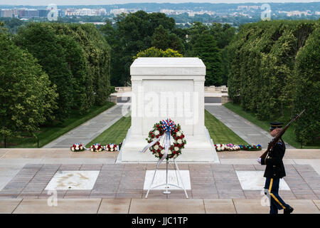 Grab des unbekannten Soldaten auf dem Arlington national Cemetery in Arlington, VA Stockfoto