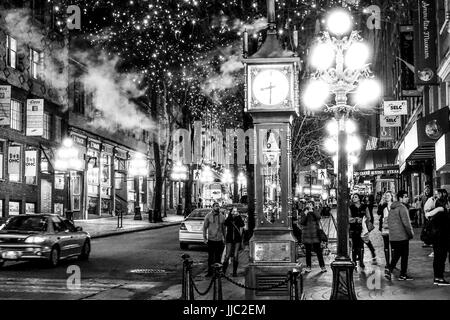 Die alte Stadt von Vancouver in der Nacht - Gastown Bezirk - VANCOUVER - Kanada - 12. April 2017 Stockfoto