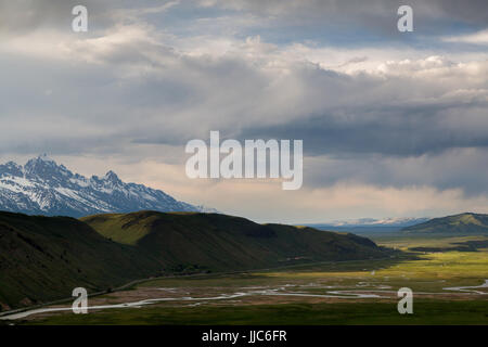 Stürmisches Wetter und regen Duschen vorbei über die National Elk Refuge und Flat Creek. Bridger-Teton National Forest, Wyoming Stockfoto