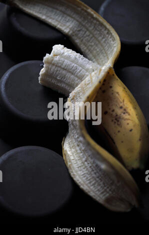 halb gegessen Banane Stockfoto