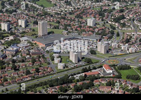 Luftaufnahme von Seacroft Shopping Centre in Leeds 14, UK Stockfoto