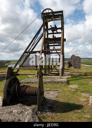 Alten führen meine Gebäude im Peak District Derbyshire England Stockfoto