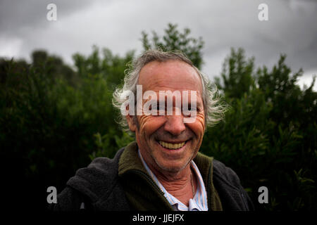 Dichter und Schriftsteller Joaqu'n Vazquez Manzano "Miyelito" Meilen in Prado del Rey, Sierra de Cadiz, Andalusien, Spanien Stockfoto