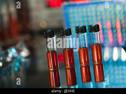 Reagenzglas chemischen Glas Labor rote Blut; Stockfoto