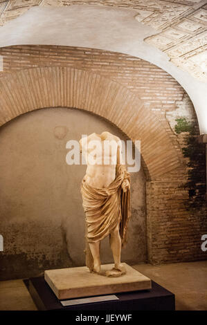 Antike Statuen in den Untergrund der Römischen Foren Stockfoto