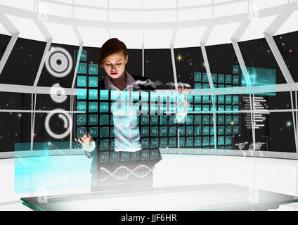 Digitalen Verbund aus futuristischen Raum Schnittstelle. Junge Geschäftsfrau Stockfoto