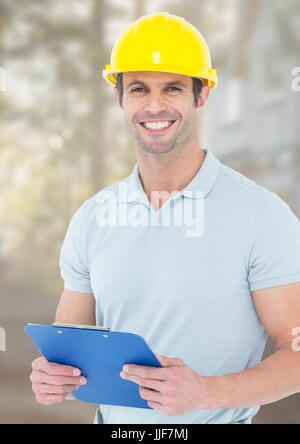 Digitalen Verbund von Bauarbeiter mit Diagramm vor Baustelle Stockfoto