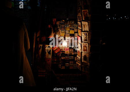 Postkarten in der Nacht, Marrakesch, Marokko, Stockfoto