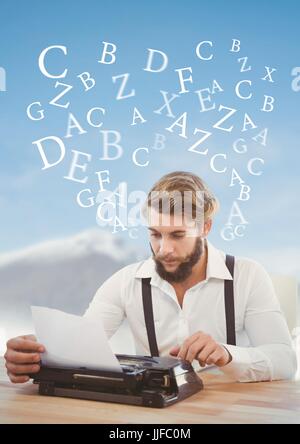 Digitalen Verbund von Hipster Mann auf Schreibmaschine mit Buchstaben in Himmel Stockfoto
