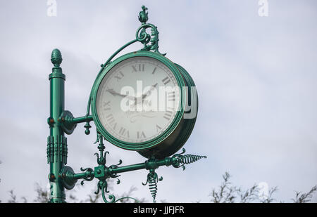 Reloj de Frutillar, Región de Los Lagos, Chile. / Eine Uhr in die Stadt Frutillar Stockfoto