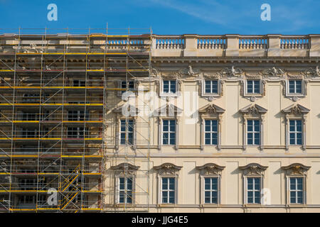 Berlin, Deutschland - 18. Juli 2017: Gerüstbau auf Baustelle des Berliner Stadtschloss (Stadtschloss) / Humboldt-Forum in Berlin, Deutschland. Stockfoto