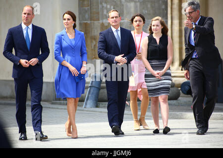Berlin, Deutschland. 19. Juli 2017. Duke of Cambridge, Prinz William und Catherine, Herzogin von Cambridge machen Sie einen Spaziergang durch am Brandenburger Tor bei Besuch in Deutschland. Bildnachweis: Madeleine Lenz/Pacific Press/Alamy Live-Nachrichten Stockfoto