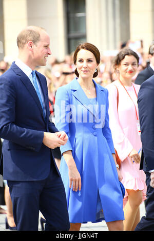 Berlin, Deutschland. 19. Juli 2017. Duke of Cambridge, Prinz William und Catherine, Herzogin von Cambridge machen Sie einen Spaziergang durch am Brandenburger Tor bei Besuch in Deutschland. Bildnachweis: Madeleine Lenz/Pacific Press/Alamy Live-Nachrichten Stockfoto